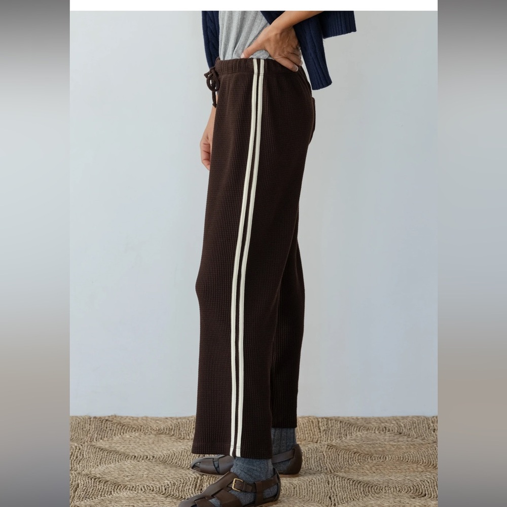 Donni - Thermal Crop Stripe Pant Espresso - Size Large